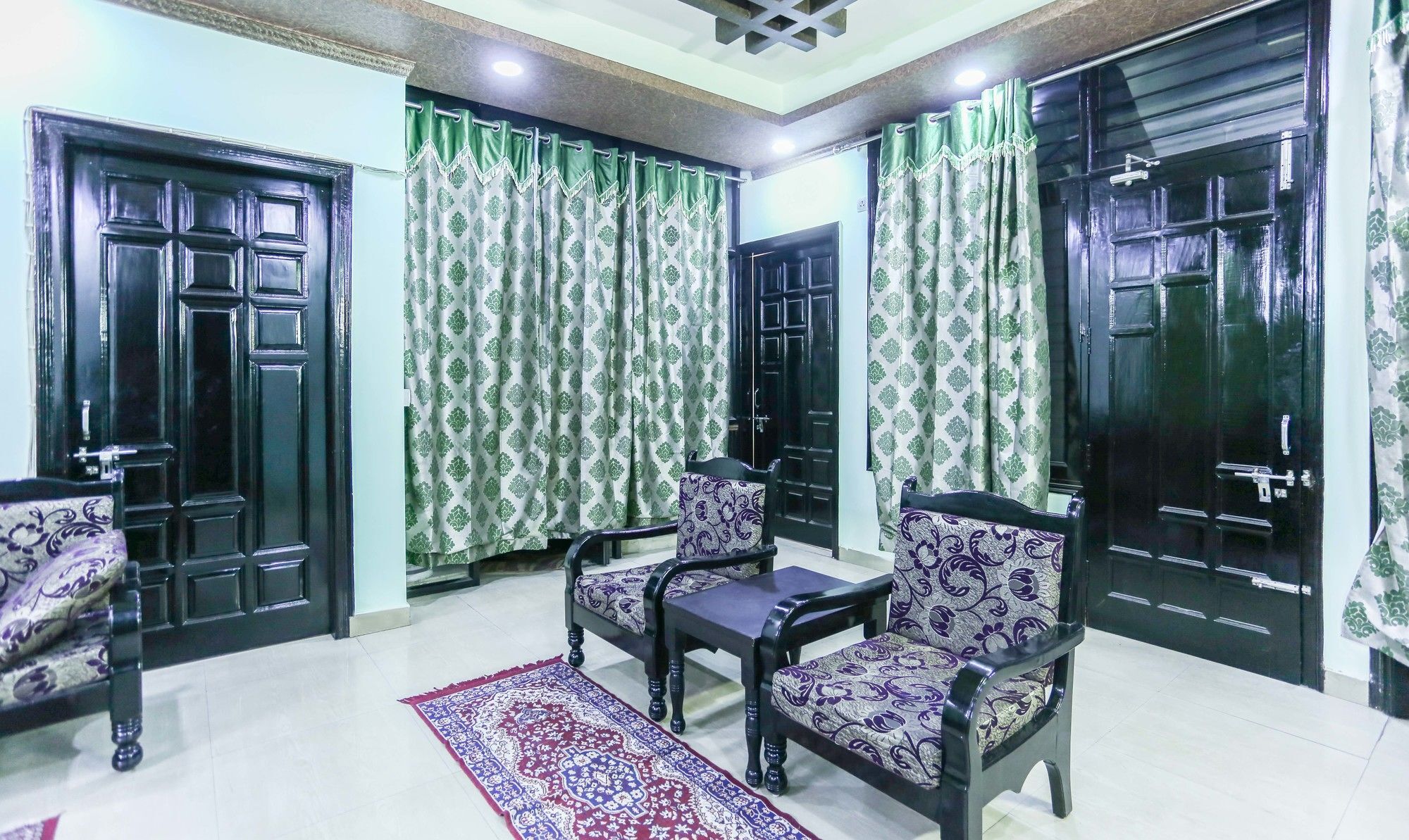 Treebo Trip Sswag 18 Expressway Hotel Noida Luaran gambar